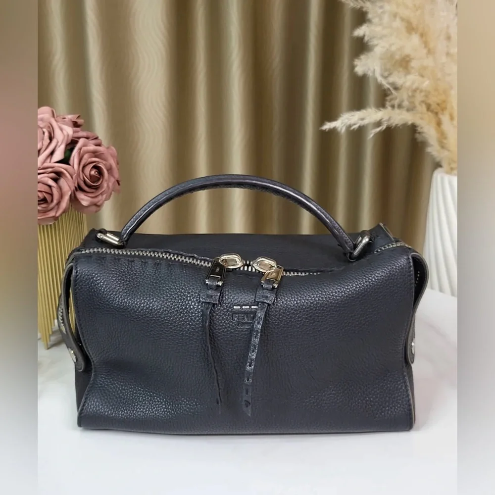 FENDI LEATHER SALLERIA HANDBAG 2WAY BAG